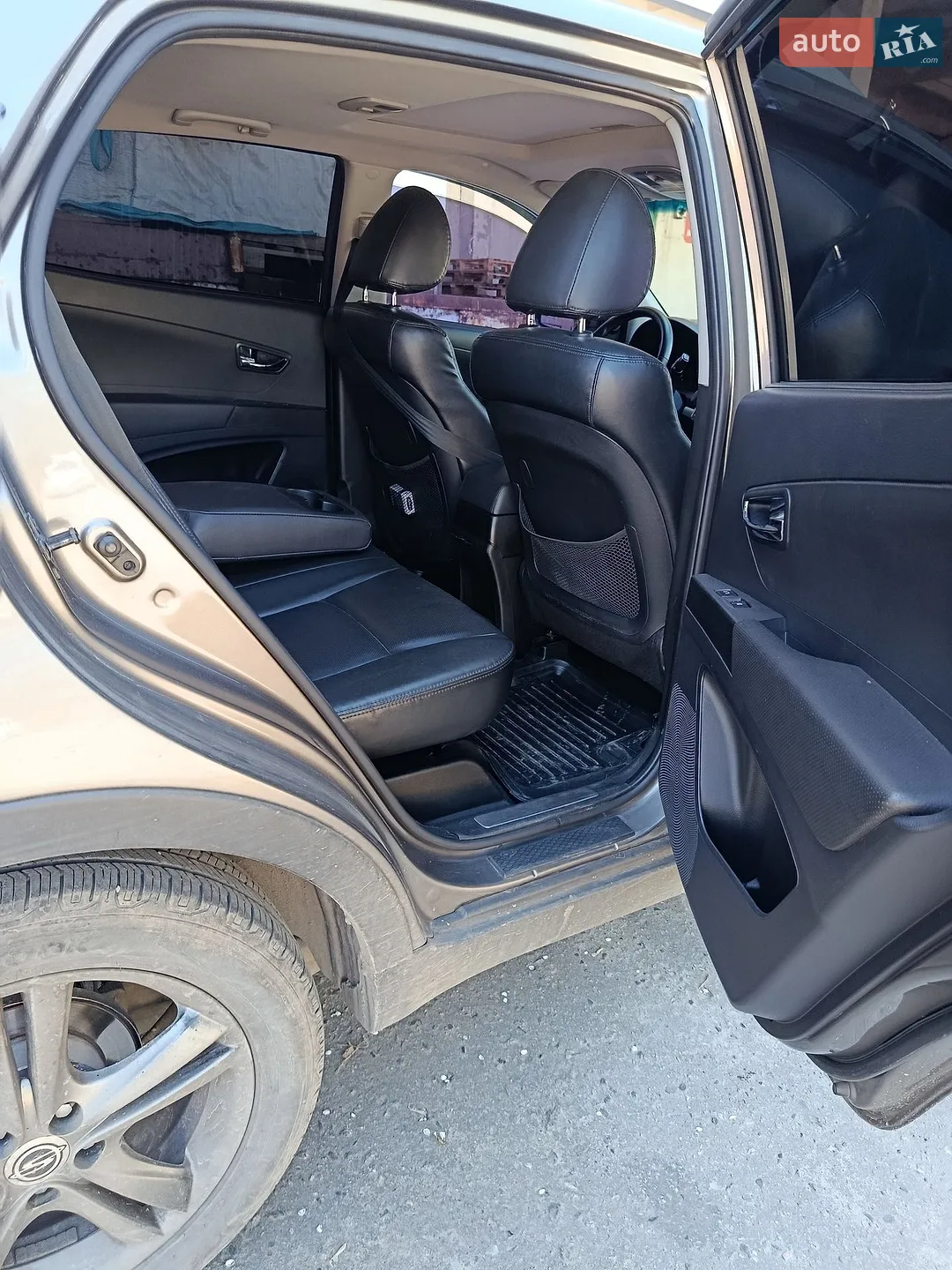 2011 SsangYong Korando - мініатюра 11