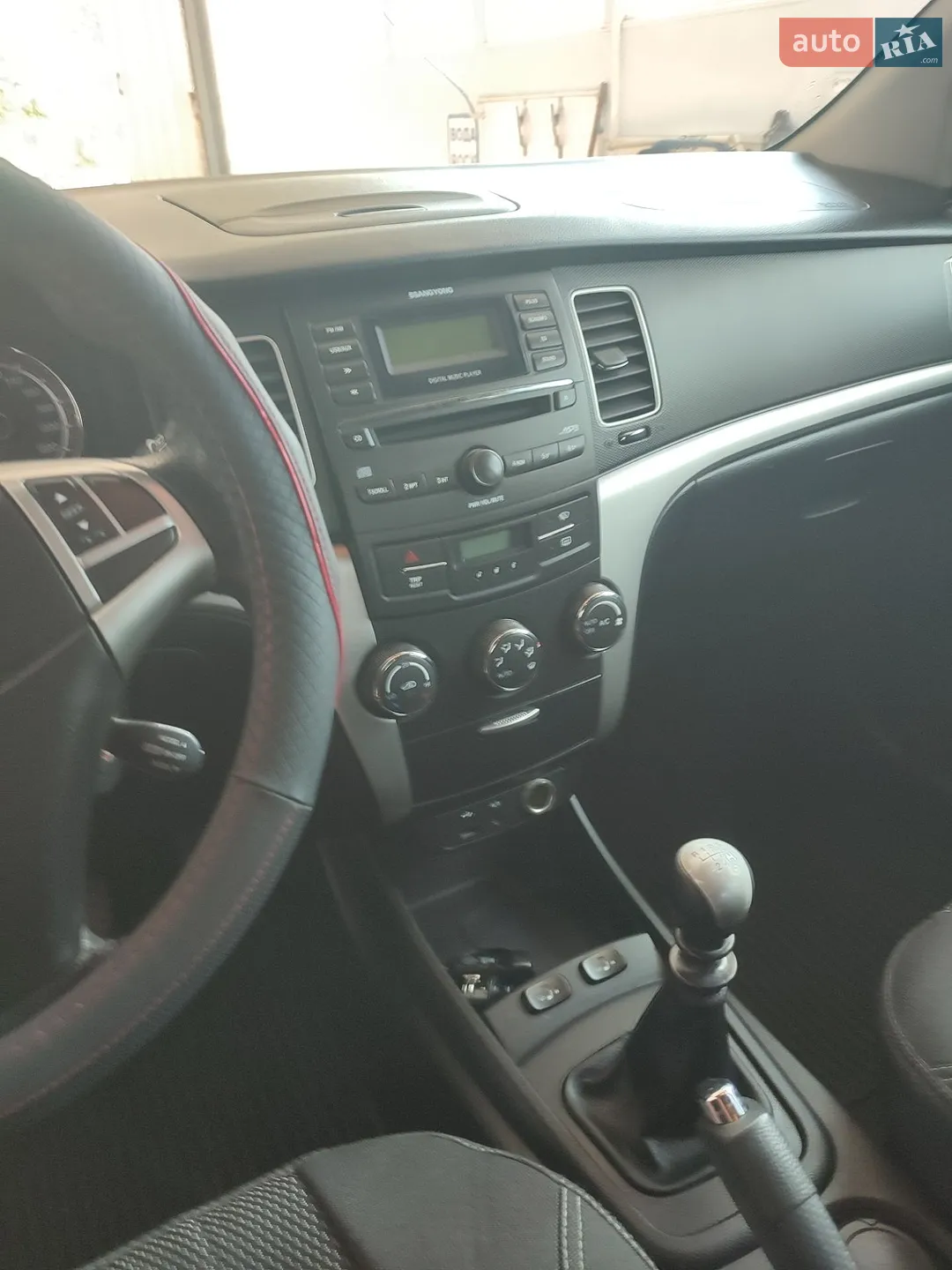 2011 SsangYong Korando - мініатюра 13