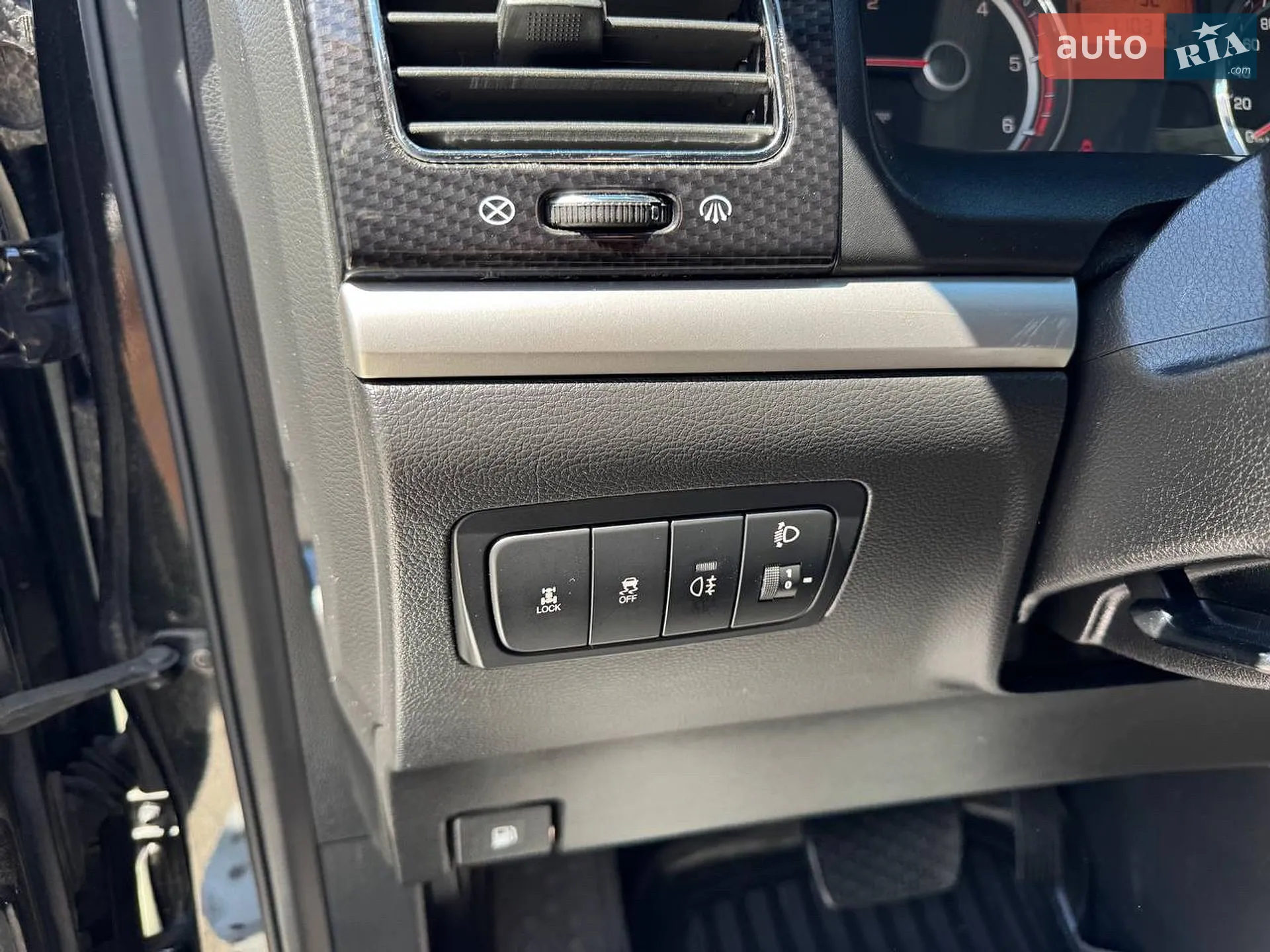 2013 SsangYong Korando - мініатюра 8