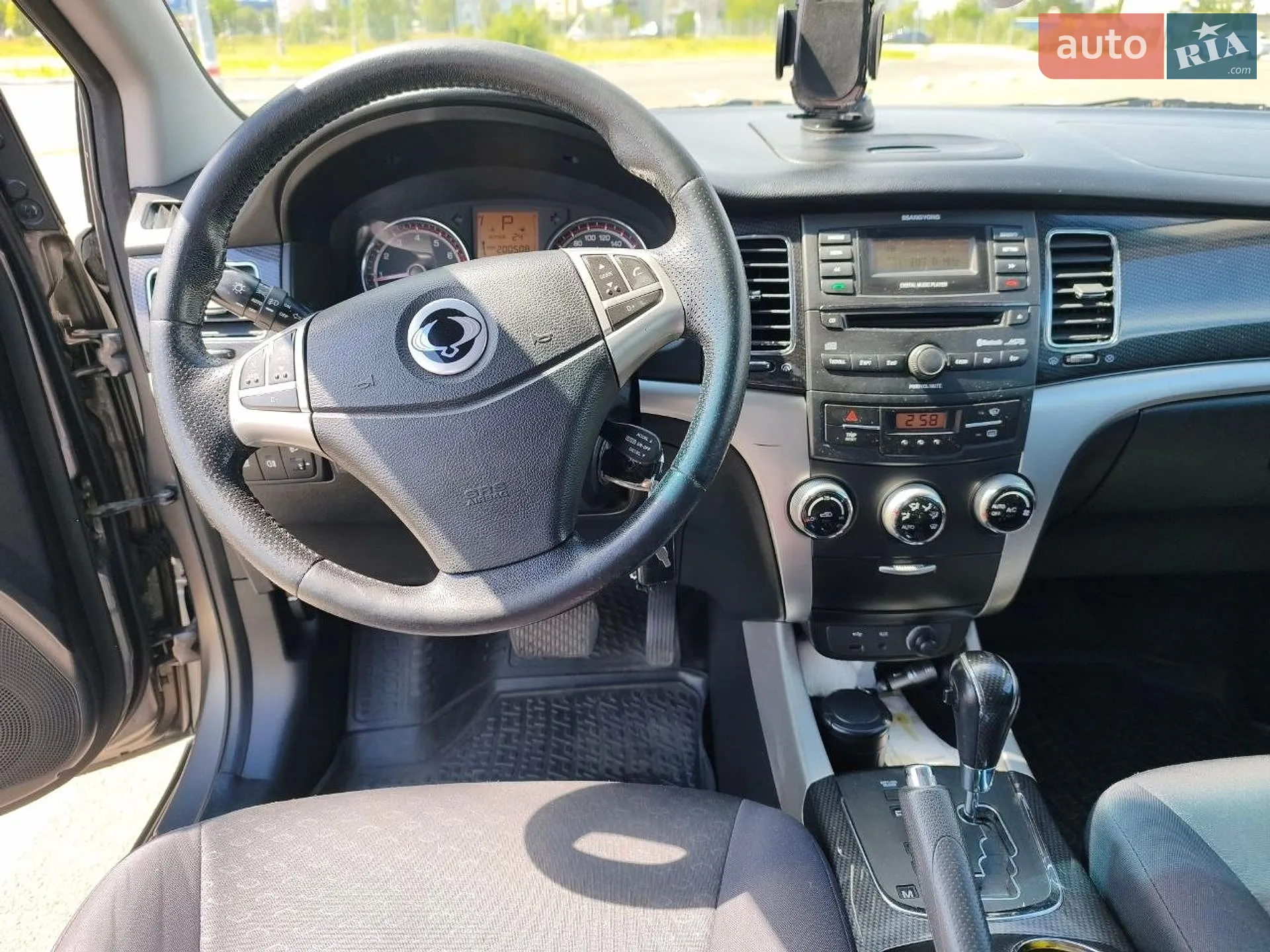 2012 SsangYong Korando - мініатюра 11