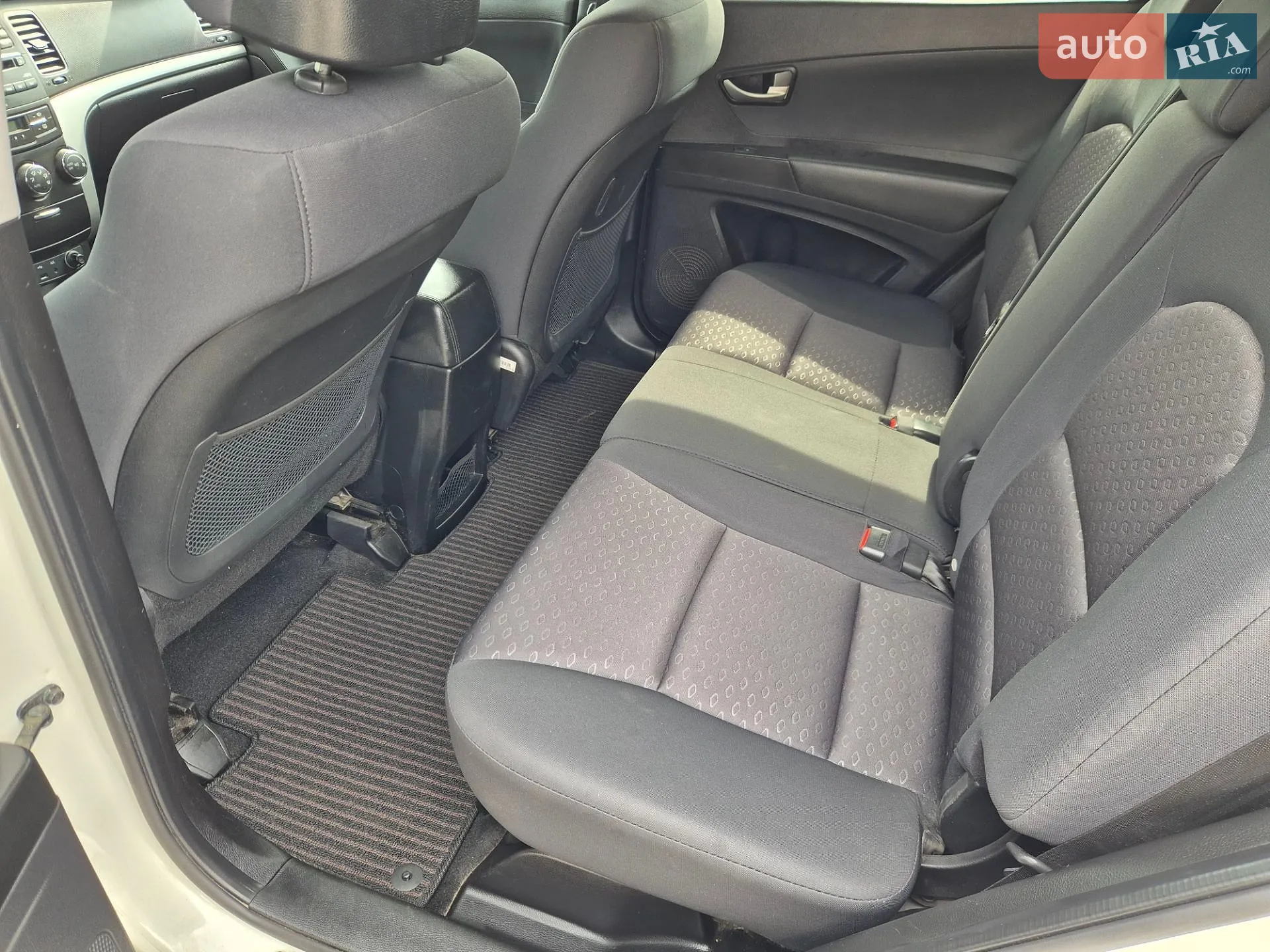 2012 SsangYong Korando - мініатюра 38