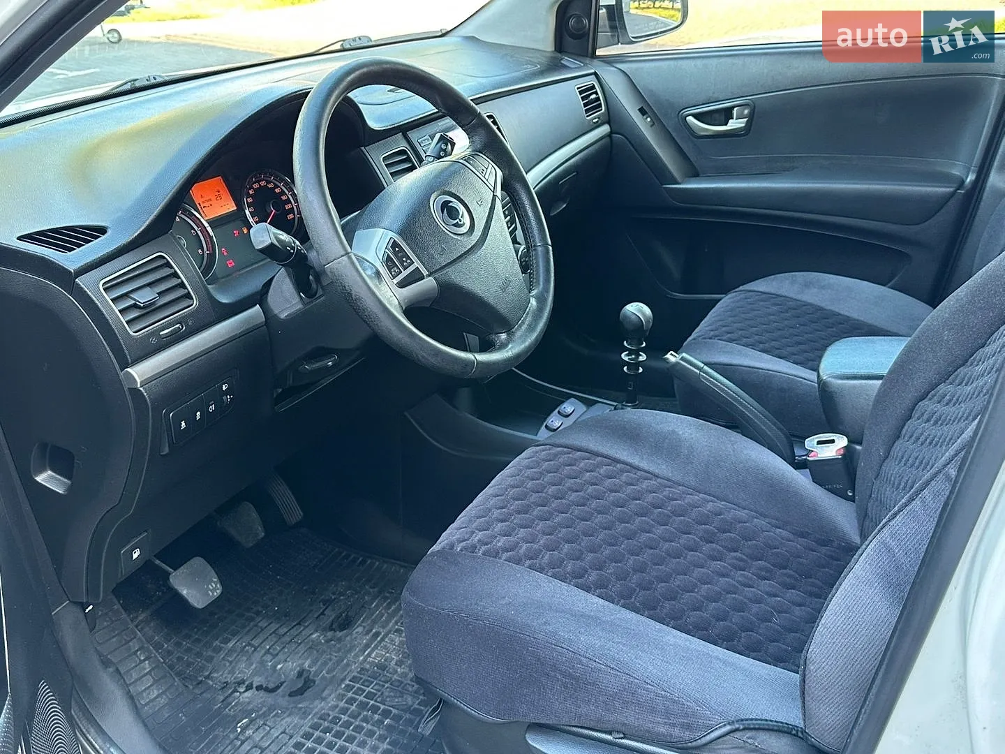 2011 SsangYong Korando - мініатюра 6