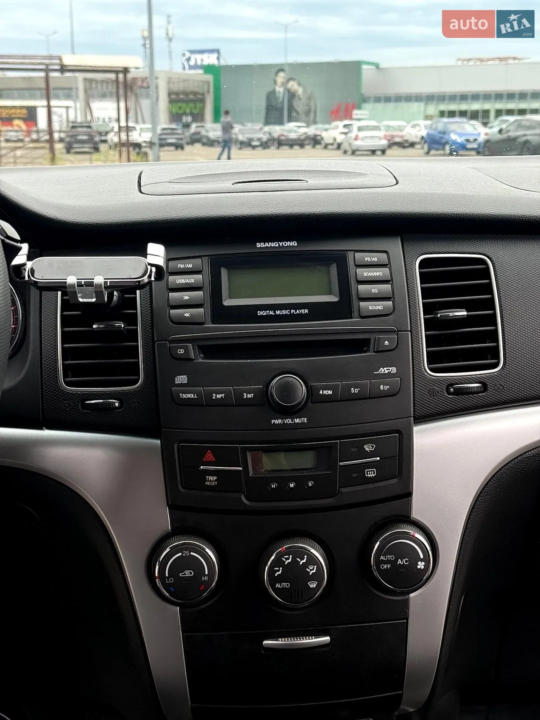 2011 SsangYong Korando - мініатюра 20