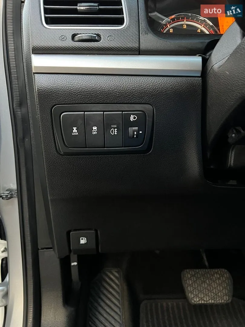 2011 SsangYong Korando - мініатюра 21