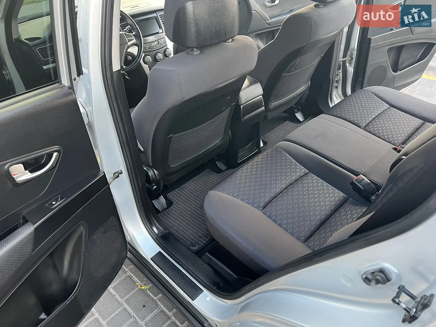 2011 SsangYong Korando - мініатюра 39