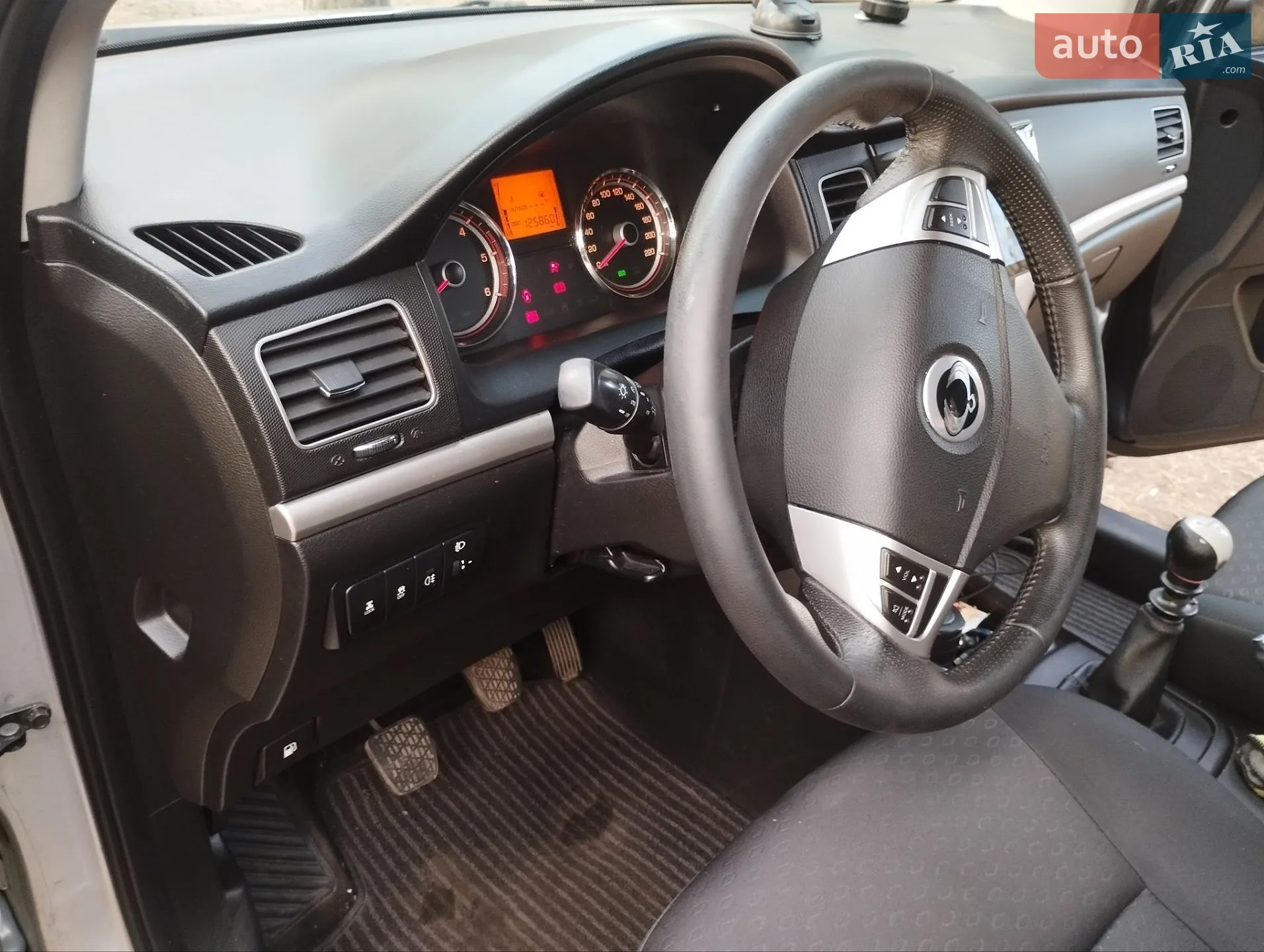 2012 SsangYong Korando - мініатюра 11