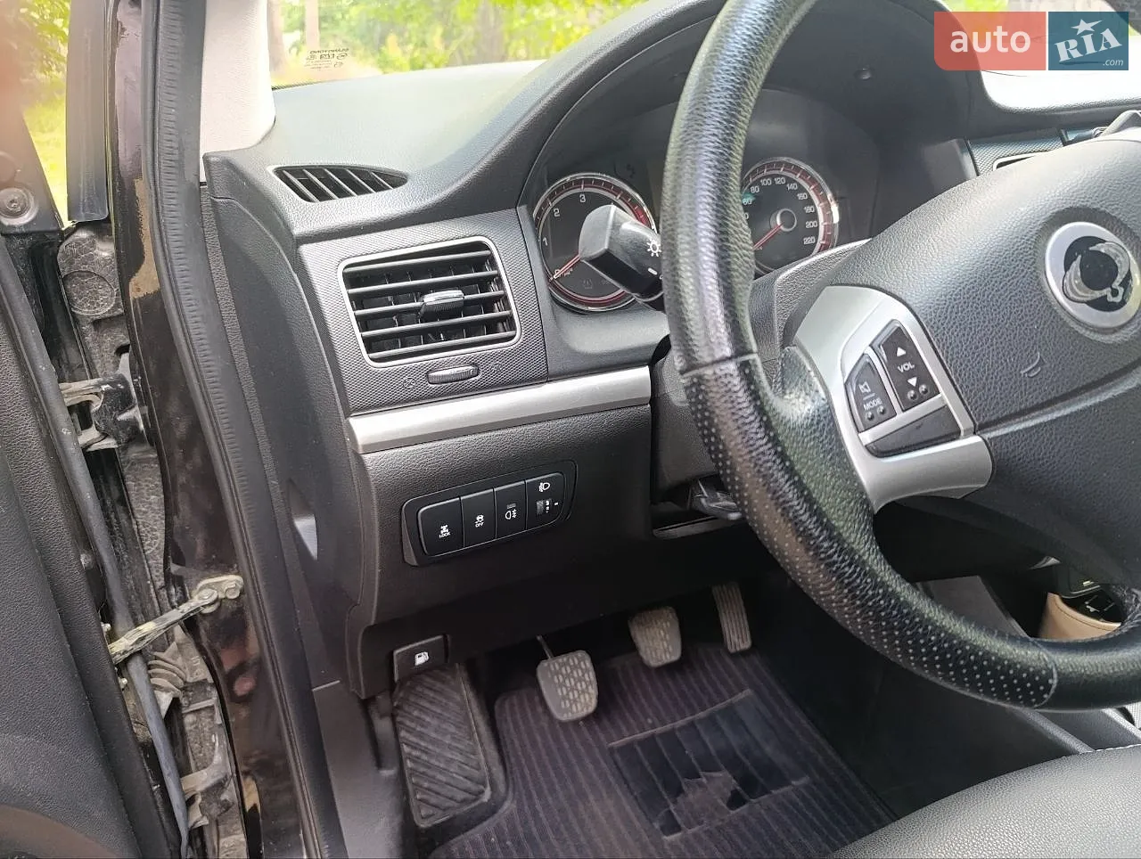 2010 SsangYong Korando - мініатюра 8