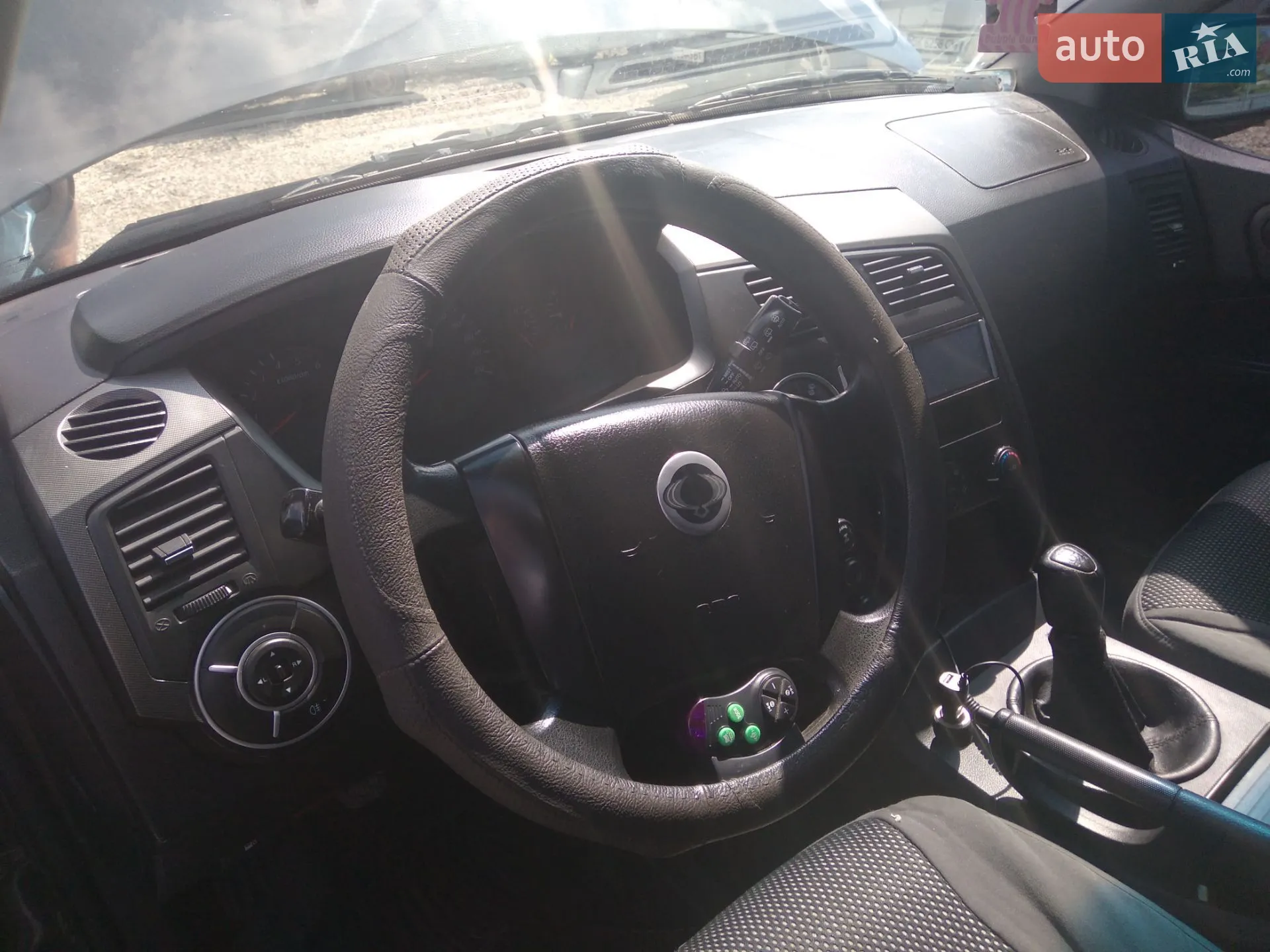2010 SsangYong Kyron - мініатюра 12