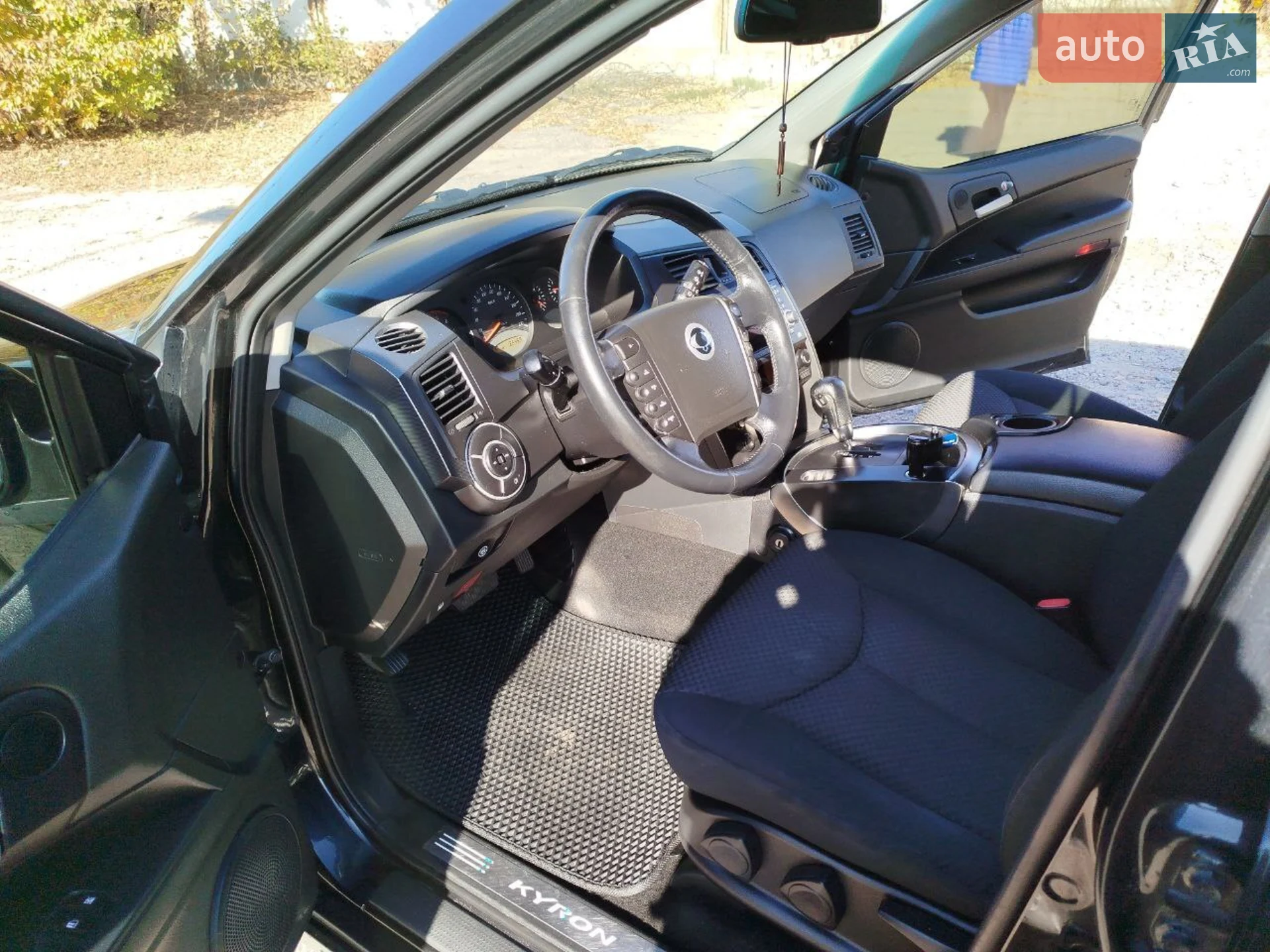 2010 SsangYong Kyron - мініатюра 8