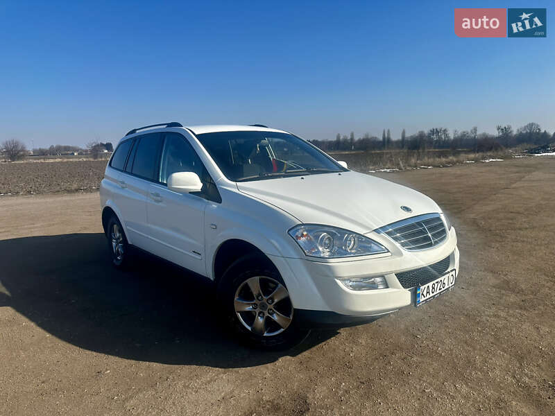 Внедорожник / Кроссовер SsangYong Kyron 2009 в 