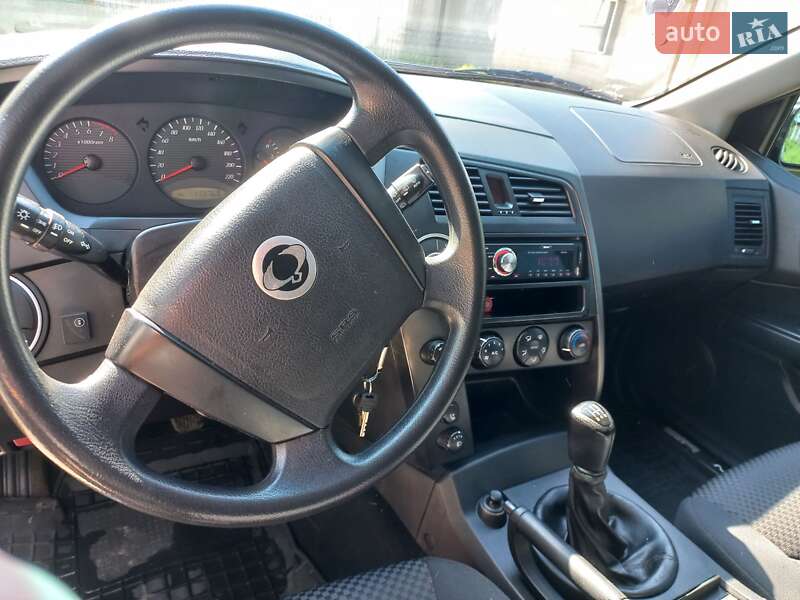Позашляховик / Кросовер SsangYong Kyron 2010 в Чернігові