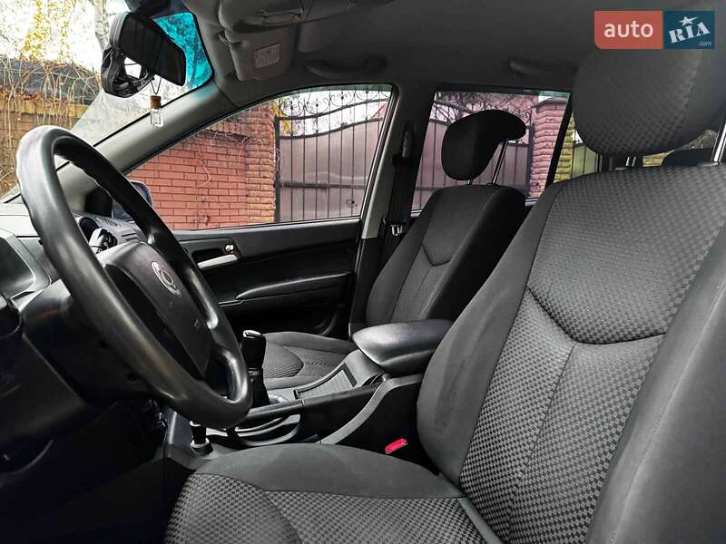 Позашляховик / Кросовер SsangYong Kyron 2010 в Києві