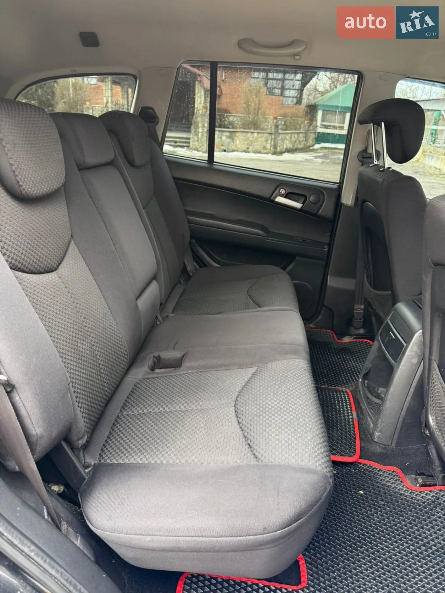 2010 SsangYong Kyron - мініатюра 12