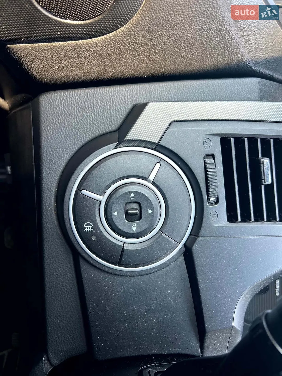 2011 SsangYong Kyron - мініатюра 13