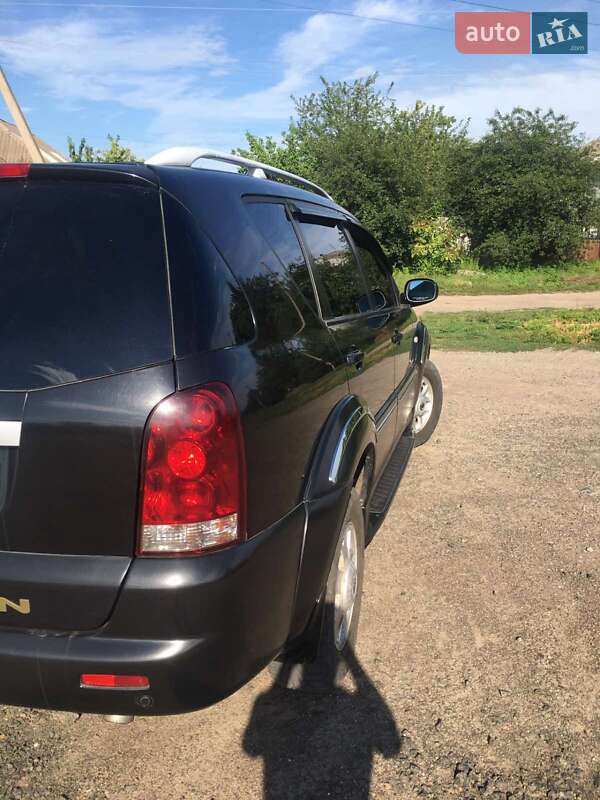 Внедорожник / Кроссовер SsangYong Rexton 2004 в Новоархангельске