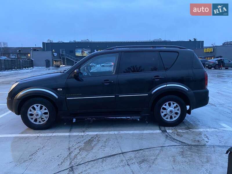 Внедорожник / Кроссовер SsangYong Rexton 2004 в Киеве
