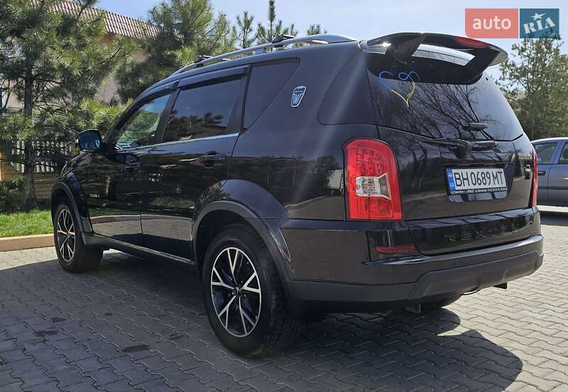 Позашляховик / Кросовер SsangYong Rexton 2012 в Ужгороді