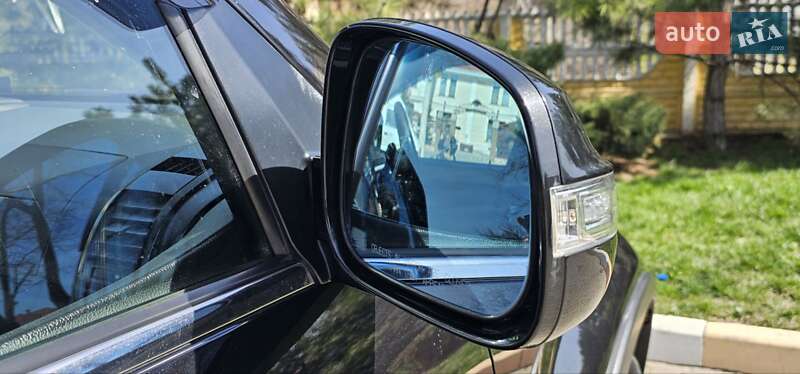 Позашляховик / Кросовер SsangYong Rexton 2012 в Ужгороді