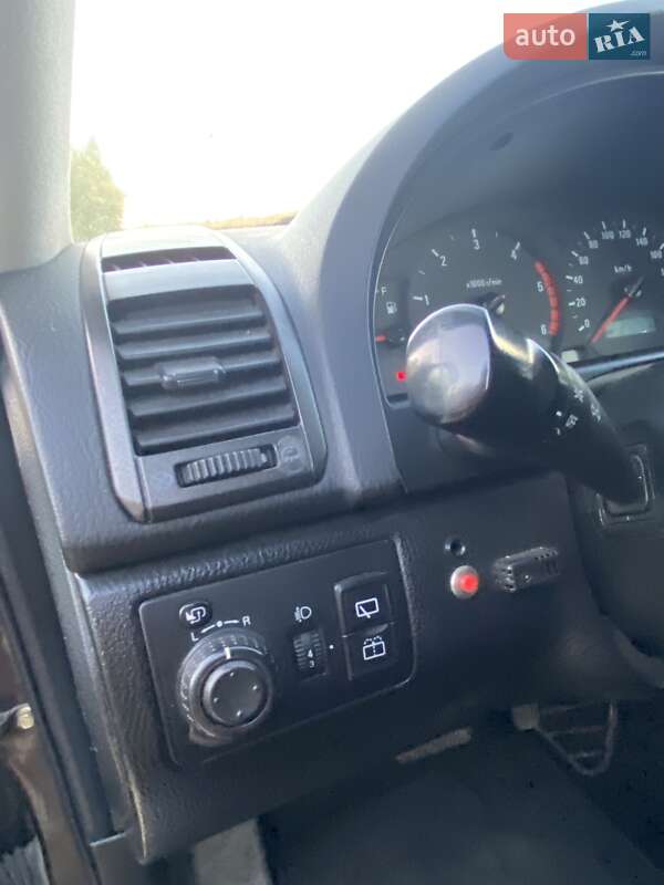 Внедорожник / Кроссовер SsangYong Rexton 2005 в Каневе