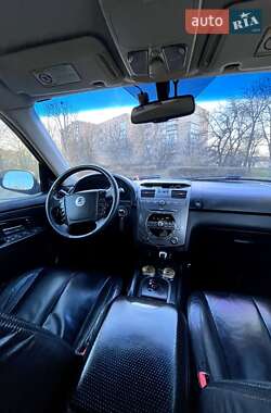 Внедорожник / Кроссовер SsangYong Rexton 2012 в 