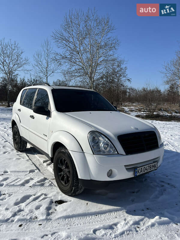 Позашляховик / Кросовер SsangYong Rexton 2008 в 