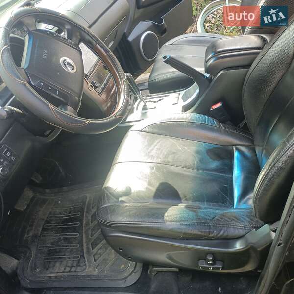 Позашляховик / Кросовер SsangYong Rexton 2004 в Дніпрі