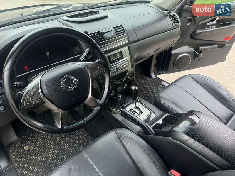 Внедорожник / Кроссовер SsangYong Rexton 2016 в Львове