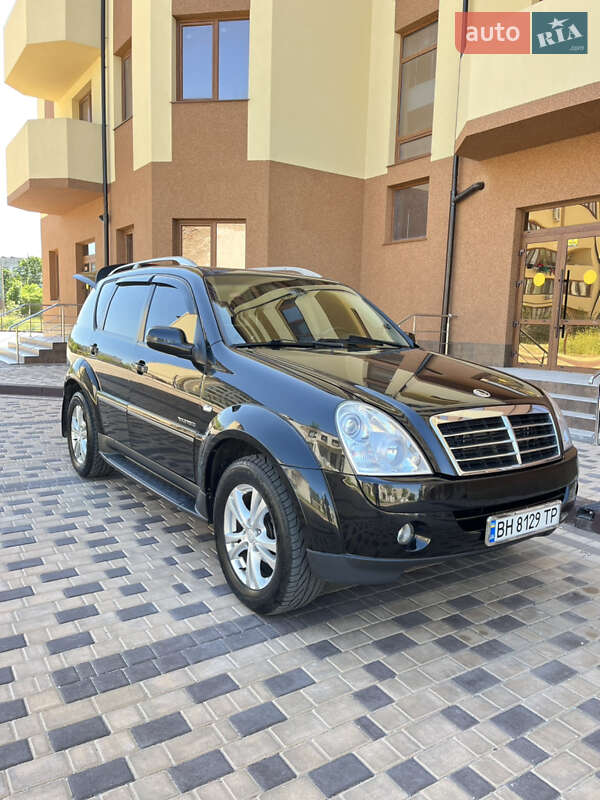 Внедорожник / Кроссовер SsangYong Rexton 2011 в 