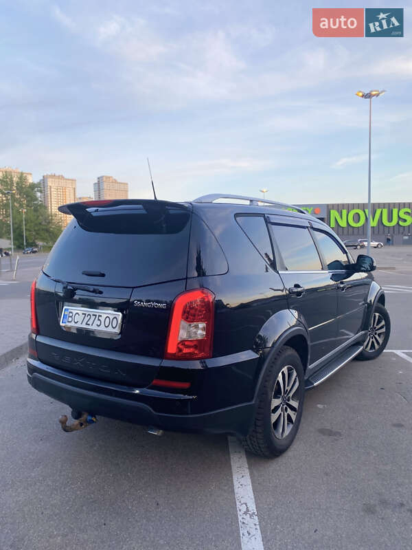 Внедорожник / Кроссовер SsangYong Rexton 2012 в Киеве