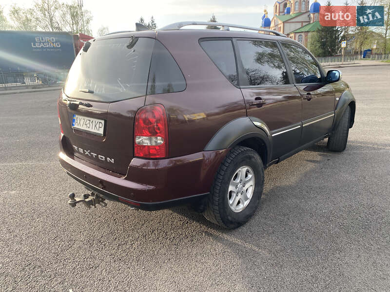 Внедорожник / Кроссовер SsangYong Rexton 2009 в Харькове