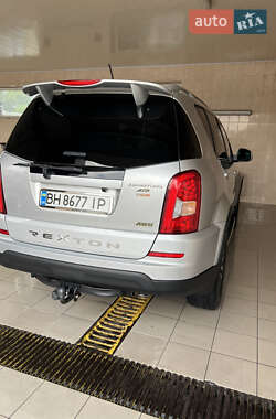 Позашляховик / Кросовер SsangYong Rexton 2013 в 