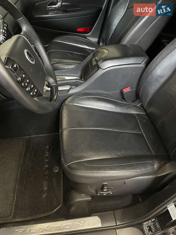 Внедорожник / Кроссовер SsangYong Rexton 2013 в Виннице