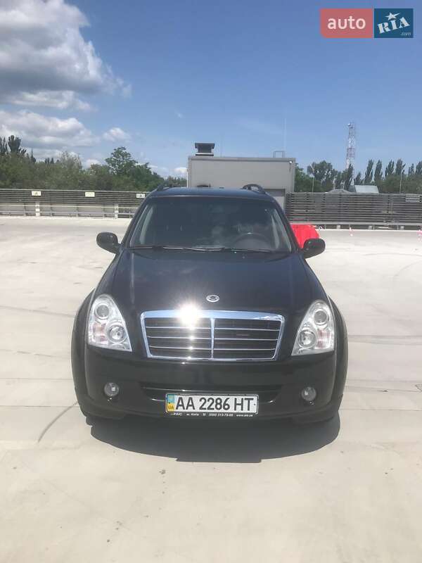 Позашляховик / Кросовер SsangYong Rexton 2008 в 