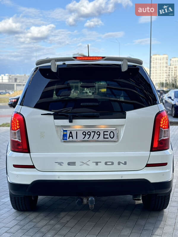 Внедорожник / Кроссовер SsangYong Rexton 2013 в Киеве