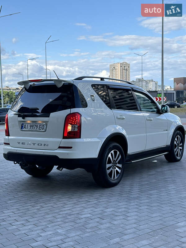 Внедорожник / Кроссовер SsangYong Rexton 2013 в Киеве