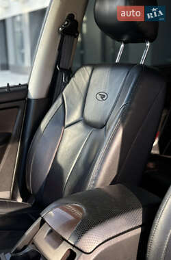 Внедорожник / Кроссовер SsangYong Rexton 2013 в 