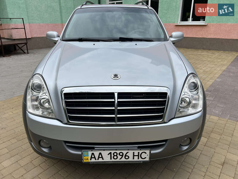 Позашляховик / Кросовер SsangYong Rexton 2008 в 