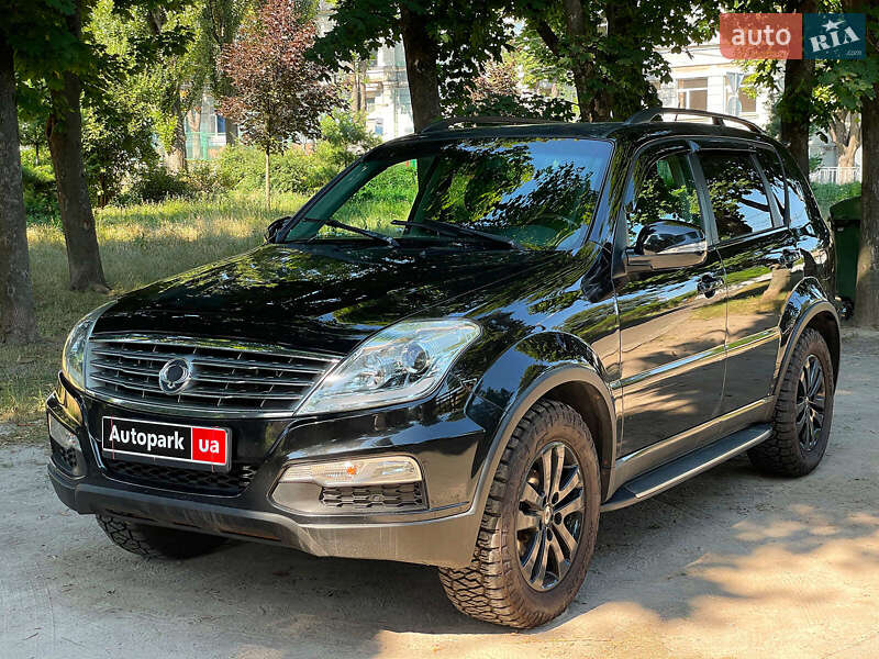 Позашляховик / Кросовер SsangYong Rexton 2013 в 