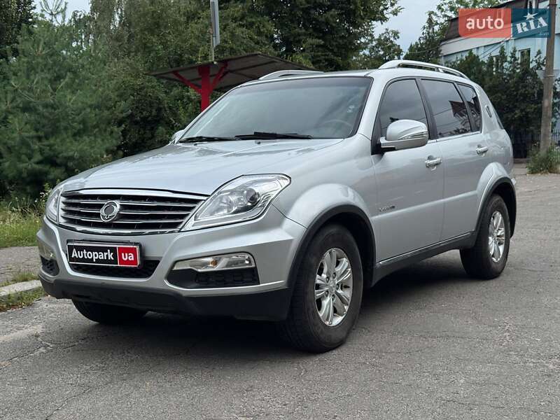 Позашляховик / Кросовер SsangYong Rexton 2012 в 