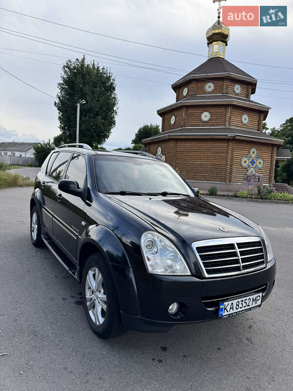 Позашляховик / Кросовер SsangYong Rexton 2011 в 