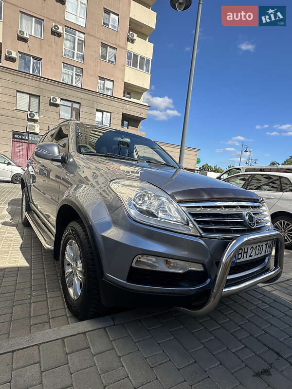 Внедорожник / Кроссовер SsangYong Rexton 2012 в 