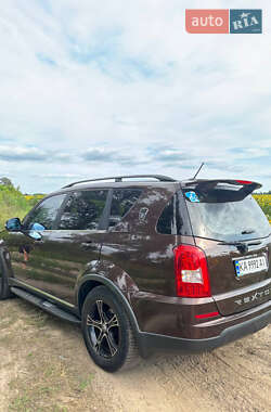 Позашляховик / Кросовер SsangYong Rexton 2013 в 