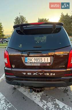 Внедорожник / Кроссовер SsangYong Rexton 2013 в 