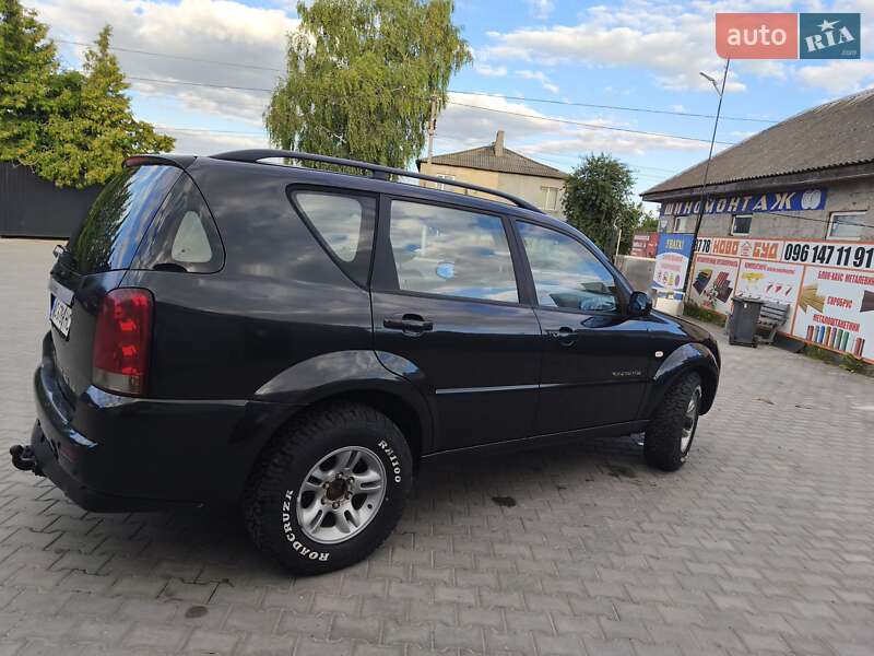 Внедорожник / Кроссовер SsangYong Rexton 2005 в Локачах