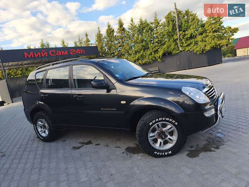 Внедорожник / Кроссовер SsangYong Rexton 2005 в Локачах