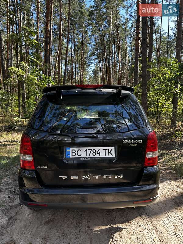 Внедорожник / Кроссовер SsangYong Rexton 2010 в Киеве