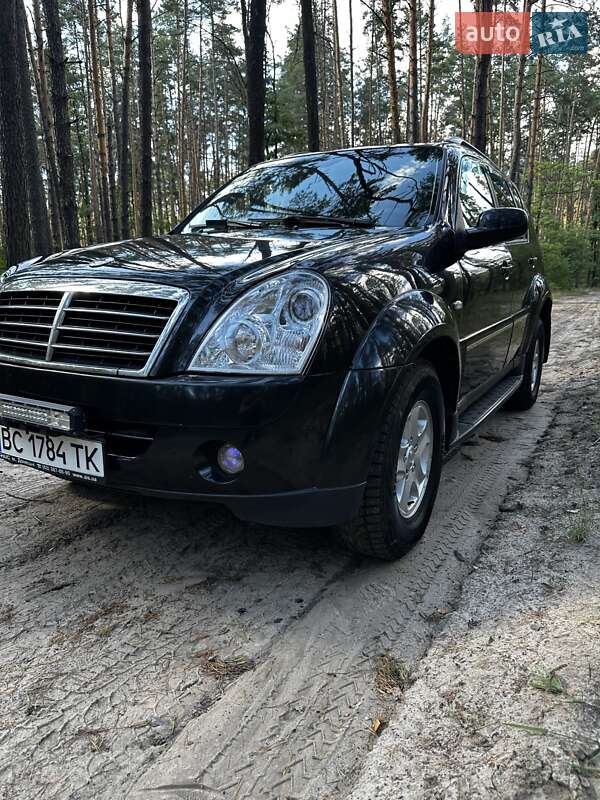Внедорожник / Кроссовер SsangYong Rexton 2010 в Киеве