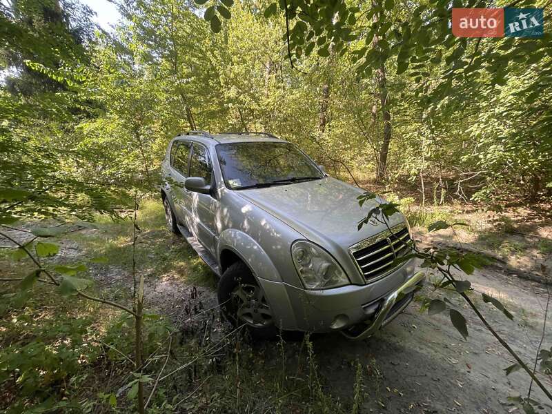 Позашляховик / Кросовер SsangYong Rexton 2008 в 