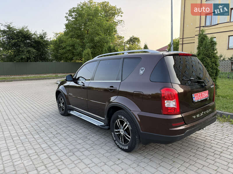 Позашляховик / Кросовер SsangYong Rexton 2013 в Львові