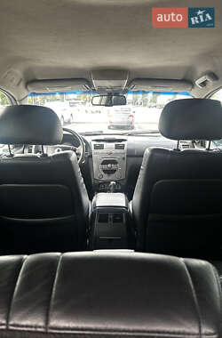 Внедорожник / Кроссовер SsangYong Rexton 2012 в 